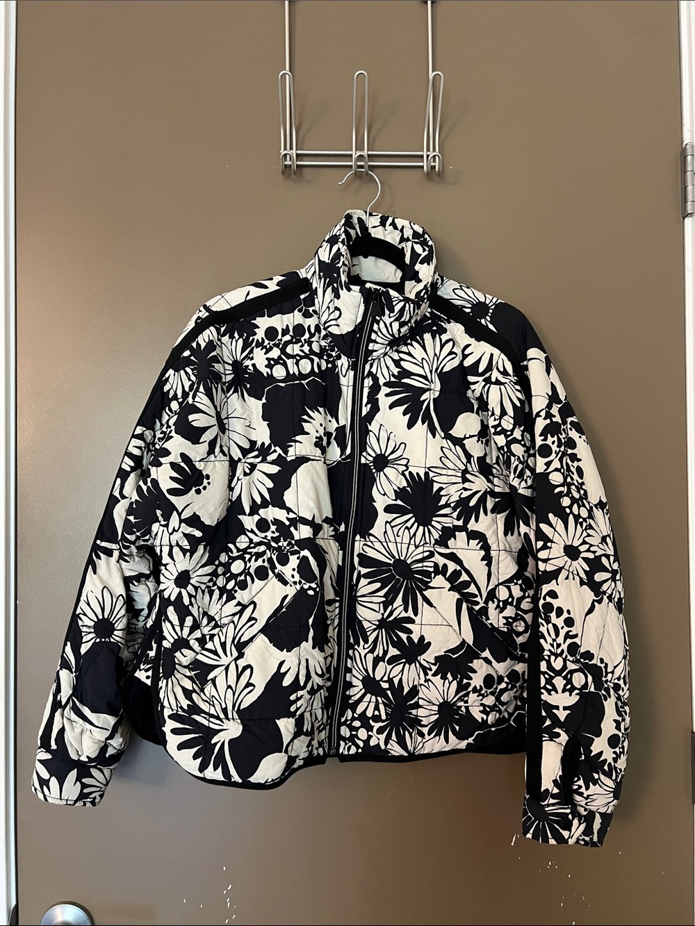 Free People Printed Pippa Packable Puffer Jacket - Daisy Buti Print / Black - XS